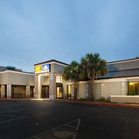 Hotel Super 8 By Wyndham Mobile I-65 Exterior foto